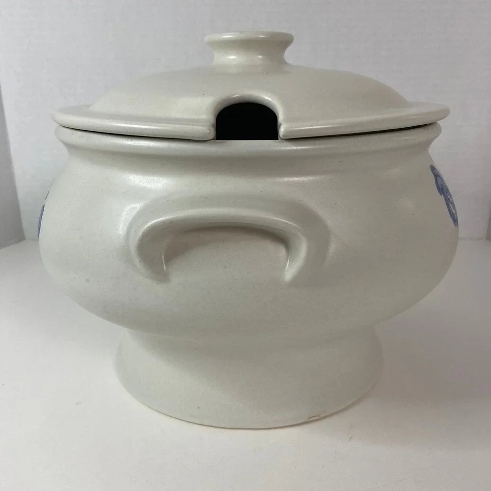 Pfaltzgraff Yorktowne Punch Bowl w/ Ladle Set 7-160 Vintage USA Stoneware Cream